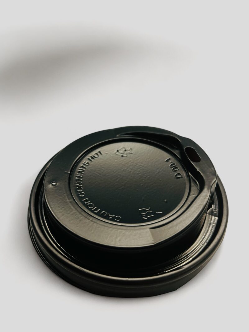 Műanyag PS Fekete ivólyukas tető (O80MM) 200-280ML-es Papír Pohárra (100DB/CS ; 1000DB/#)